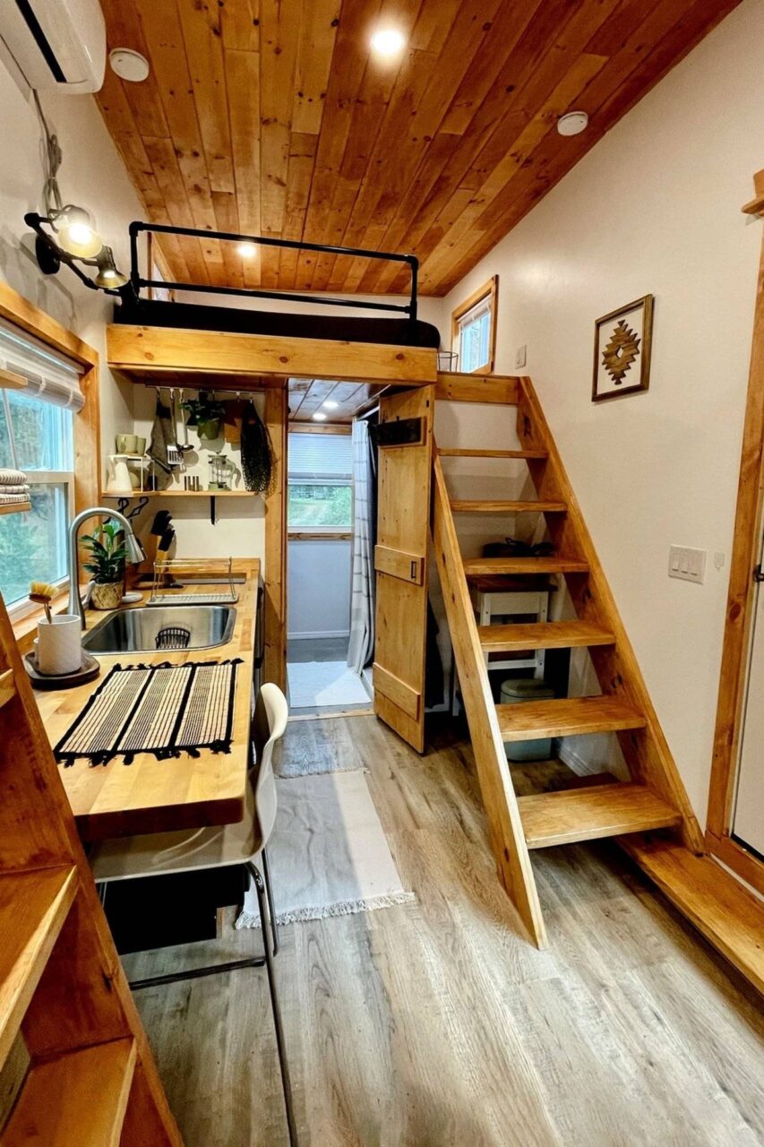 Μικρά σπίτια με πατάρι και σοφίτα: 100 ιδέες και design hacks για να κάνεις ένα μικρό σπίτι να φαίνεται μεγαλύτερο και άνετο 20 Μικρά σπίτια με πατάρι και σοφίτα: 100 ιδέες και design hacks για να κάνεις ένα μικρό σπίτι να φαίνεται μεγαλύτερο και άνετο