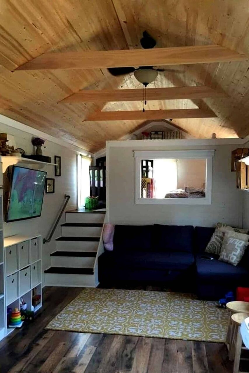 Μικρά σπίτια με πατάρι και σοφίτα: 100 ιδέες και design hacks για να κάνεις ένα μικρό σπίτι να φαίνεται μεγαλύτερο και άνετο 54 Μικρά σπίτια με πατάρι και σοφίτα: 100 ιδέες και design hacks για να κάνεις ένα μικρό σπίτι να φαίνεται μεγαλύτερο και άνετο