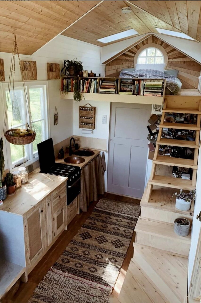 Μικρά σπίτια με πατάρι και σοφίτα: 100 ιδέες και design hacks για να κάνεις ένα μικρό σπίτι να φαίνεται μεγαλύτερο και άνετο 72 Μικρά σπίτια με πατάρι και σοφίτα: 100 ιδέες και design hacks για να κάνεις ένα μικρό σπίτι να φαίνεται μεγαλύτερο και άνετο