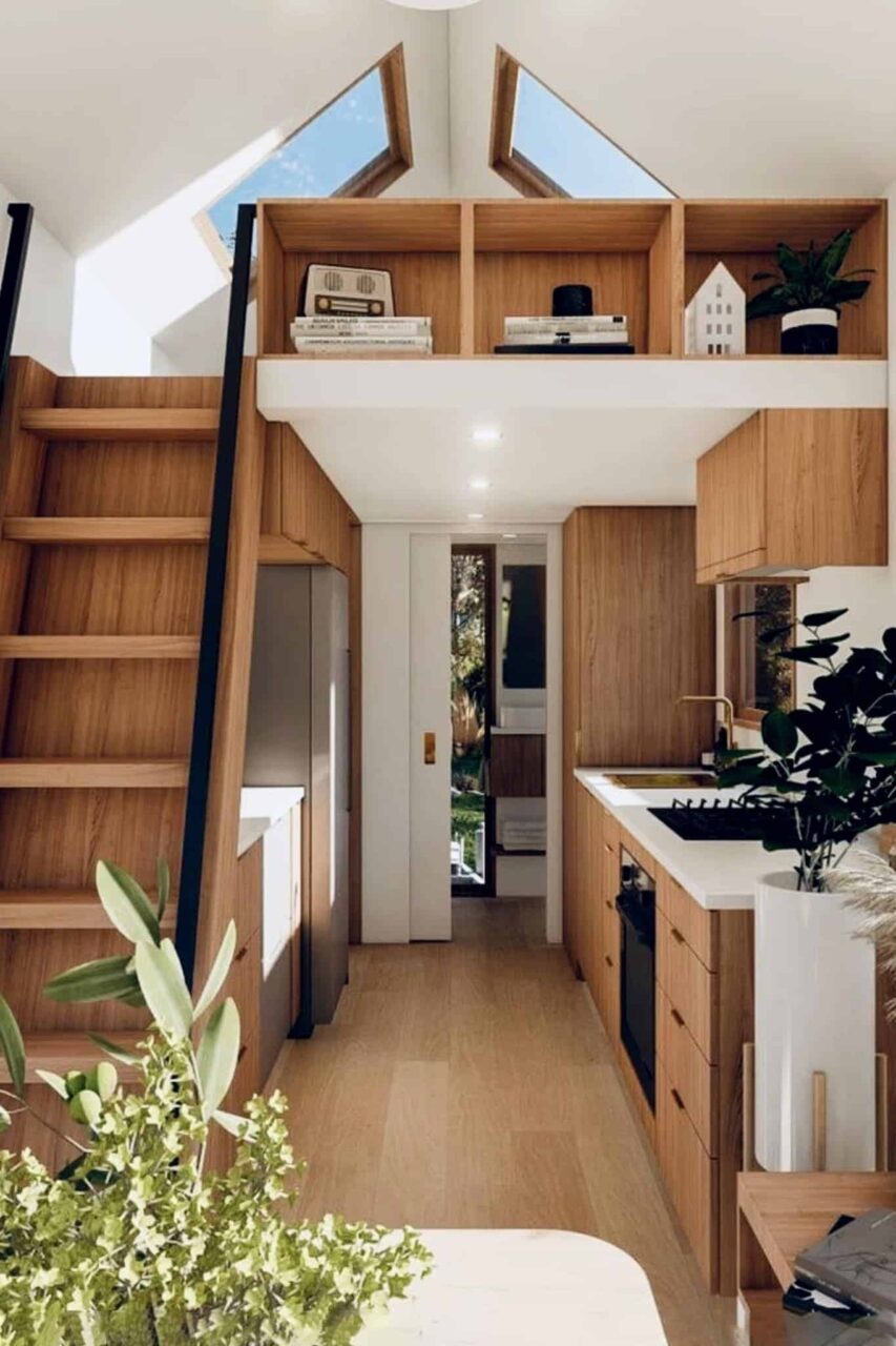 Μικρά σπίτια με πατάρι και σοφίτα: 100 ιδέες και design hacks για να κάνεις ένα μικρό σπίτι να φαίνεται μεγαλύτερο και άνετο 79 Μικρά σπίτια με πατάρι και σοφίτα: 100 ιδέες και design hacks για να κάνεις ένα μικρό σπίτι να φαίνεται μεγαλύτερο και άνετο
