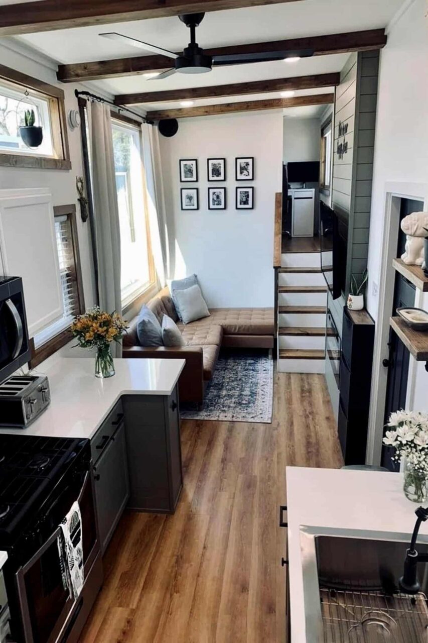 Μικρά σπίτια με πατάρι και σοφίτα: 100 ιδέες και design hacks για να κάνεις ένα μικρό σπίτι να φαίνεται μεγαλύτερο και άνετο 85 Μικρά σπίτια με πατάρι και σοφίτα: 100 ιδέες και design hacks για να κάνεις ένα μικρό σπίτι να φαίνεται μεγαλύτερο και άνετο