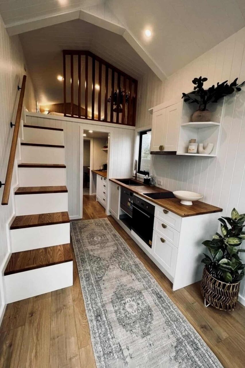 Μικρά σπίτια με πατάρι και σοφίτα: 100 ιδέες και design hacks για να κάνεις ένα μικρό σπίτι να φαίνεται μεγαλύτερο και άνετο 88 Μικρά σπίτια με πατάρι και σοφίτα: 100 ιδέες και design hacks για να κάνεις ένα μικρό σπίτι να φαίνεται μεγαλύτερο και άνετο