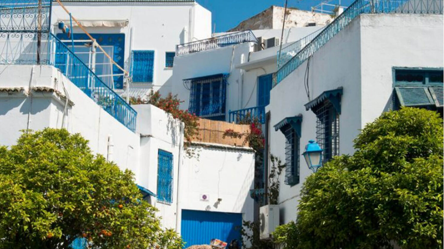 Δεν σου φτάνουν ούτε 100 μισθοί: Πόσα τ.μ. αγοράζεις στην Ελλάδα