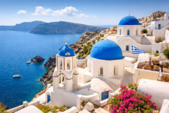 Τουρίστες ακυρώνουν μαζικά τις διακοπές τους - Οι 3 προορισμοί που επηρεάζονται