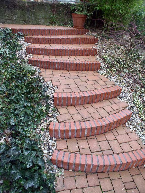 Διακόσμησε τον κήπο σου με παλιά τούβλα: 20 ιδέες για να απογειώσεις την μπροστινή βεράντα 20 Διακόσμησε τον κήπο σου με παλιά τούβλα: 20 ιδέες για να απογειώσεις την μπροστινή βεράντα