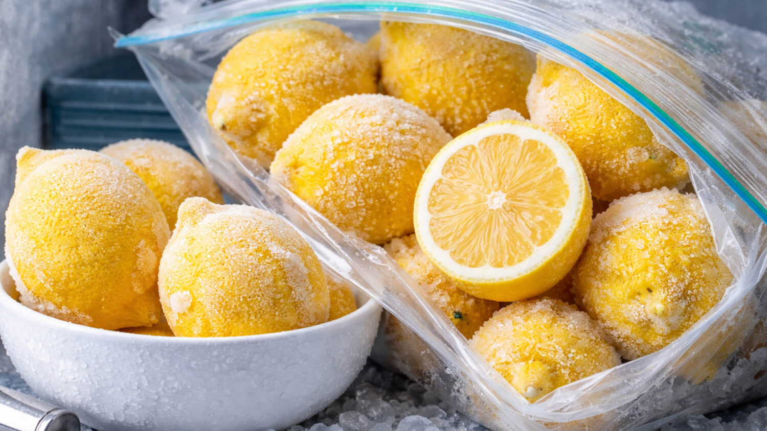 Λεμόνια στην κατάψυξη: Κρατάνε μήνες και τα χρησιμοποιείς σε μόλις 10 λεπτά
