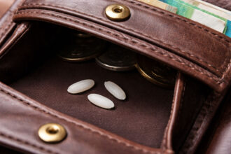 Βάλε 3 κόκκους ρυζιού στο πορτοφόλι: Το μυστικό του Feng Shui και τι θα σου φέρει