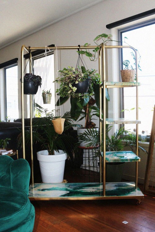 25 τρόποι να μετατρέψετε τις Κρεμάστρες Ρούχων και τα Βεστιάρια σε Μικρούς Κήπους Ιδανικά για Μπαλκόνι! 14 25 τρόποι να μετατρέψετε τις Κρεμάστρες Ρούχων και τα Βεστιάρια σε Μικρούς Κήπους Ιδανικά για Μπαλκόνι!