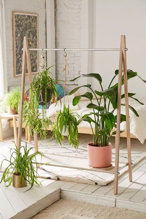 25 τρόποι να μετατρέψετε τις Κρεμάστρες Ρούχων και τα Βεστιάρια σε Μικρούς Κήπους Ιδανικά για Μπαλκόνι! 6 25 τρόποι να μετατρέψετε τις Κρεμάστρες Ρούχων και τα Βεστιάρια σε Μικρούς Κήπους Ιδανικά για Μπαλκόνι!