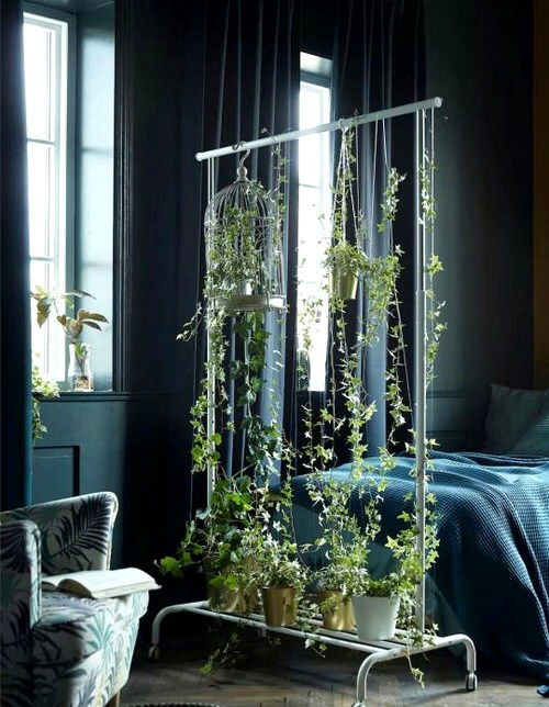 25 τρόποι να μετατρέψετε τις Κρεμάστρες Ρούχων και τα Βεστιάρια σε Μικρούς Κήπους Ιδανικά για Μπαλκόνι! 9 25 τρόποι να μετατρέψετε τις Κρεμάστρες Ρούχων και τα Βεστιάρια σε Μικρούς Κήπους Ιδανικά για Μπαλκόνι!