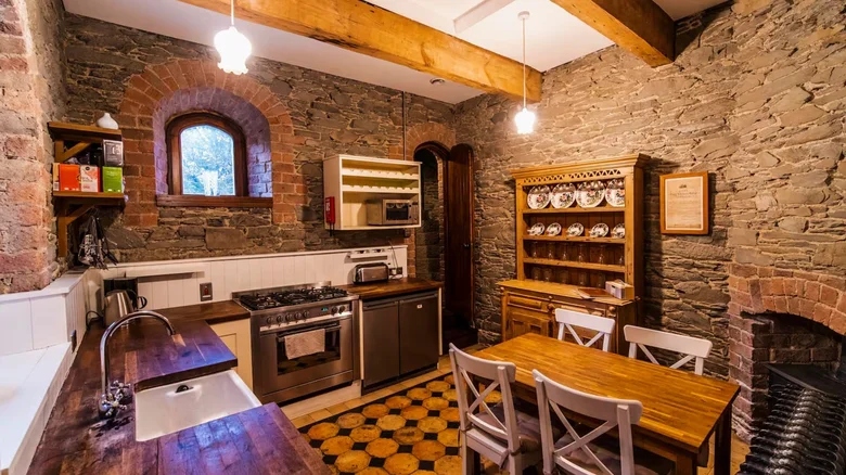 9 σπίτια Airbnb που μοιάζουν βγαλμένα από παραμύθι - Μερικά είναι πιο μαγικά κι από κάστρο της Disney 8 9 σπίτια Airbnb που μοιάζουν βγαλμένα από παραμύθι - Μερικά είναι πιο μαγικά κι από κάστρο της Disney