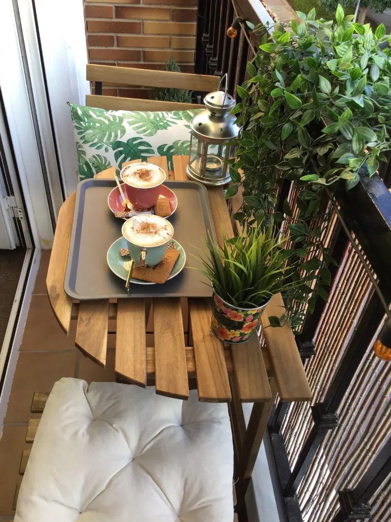 36 μικρά και λειτουργικά τραπεζάκια για μικρό μπαλκόνι για να απολαμβάνεις τον καφέ σου και το πρωινό 19 36 μικρά και λειτουργικά τραπεζάκια για μικρό μπαλκόνι για να απολαμβάνεις τον καφέ σου και το πρωινό