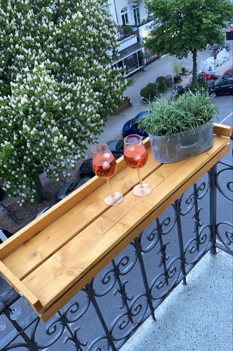 36 μικρά και λειτουργικά τραπεζάκια για μικρό μπαλκόνι για να απολαμβάνεις τον καφέ σου και το πρωινό 33 36 μικρά και λειτουργικά τραπεζάκια για μικρό μπαλκόνι για να απολαμβάνεις τον καφέ σου και το πρωινό