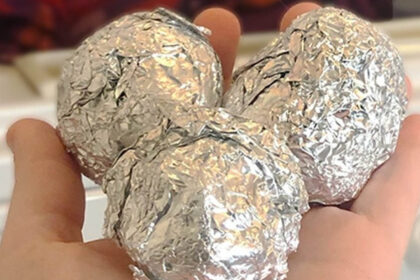 Αλουμινόχαρτο στα παράθυρα : Σε τι χρησιμεύει και πώς να το χρησιμοποιήσετε σωστά