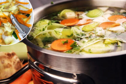 Μην πετάτε τις φλούδες λαχανικών: Με αυτό το κόλπο φτιάχνετε τον πιο νόστιμο δωρεάν ζωμό