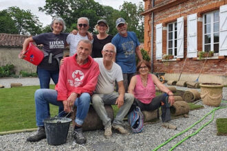 Αρνήθηκαν το γηροκομείο: 14 ηλικιωμένοι ένωσαν τα χρήματά τους και αγόρασαν το δικό τους σπίτι