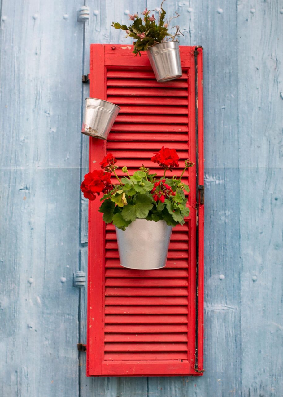 Πριν πετάξεις τα παλιά παντζούρια, δες τι μπορείς να φτιάξεις - 23+1 ιδέες που θα σε ενθουσιάσουν 8 Ιδέες για παλιά παντζούρια