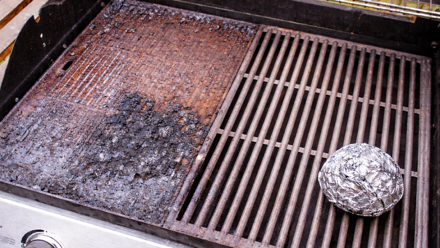 Πώς να επαναφέρεις μια σκουριασμένη ψησταριά με λίγο αλουμινόχαρτο - Το εύκολο και αποτελεσματικό κόλπο