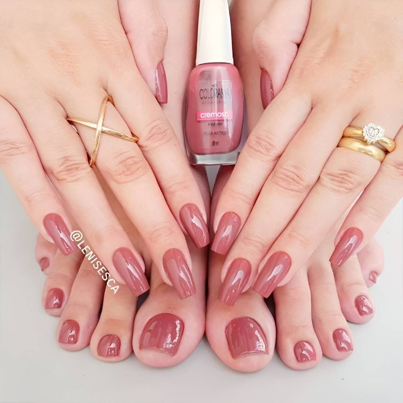 20 ιδέες για matching νύχια χεριών και ποδιών που θα αντιγράψεις αυτό το καλοκαίρι 2 20 ιδέες για matching νύχια χεριών και ποδιών που θα αντιγράψεις αυτό το καλοκαίρι