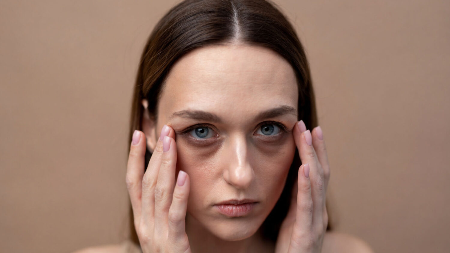 Έχεις σακούλες κάτω από τα μάτια; Δες τι μπορεί να τις κάνει χειρότερες