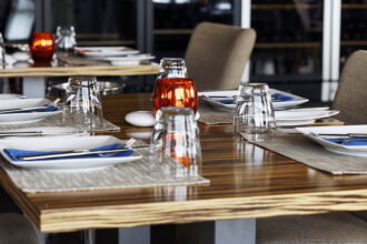 Οι σεφ προτείνουν να μην παραγγέλνεις το "πιάτο της ημέρας" - τι μπορεί να κρύβεται