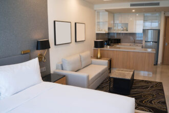 Πώς να διακοσμήσεις ένα Airbnb με 500€ και να διπλασιάσεις τις κρατήσεις σου τον Μάιο