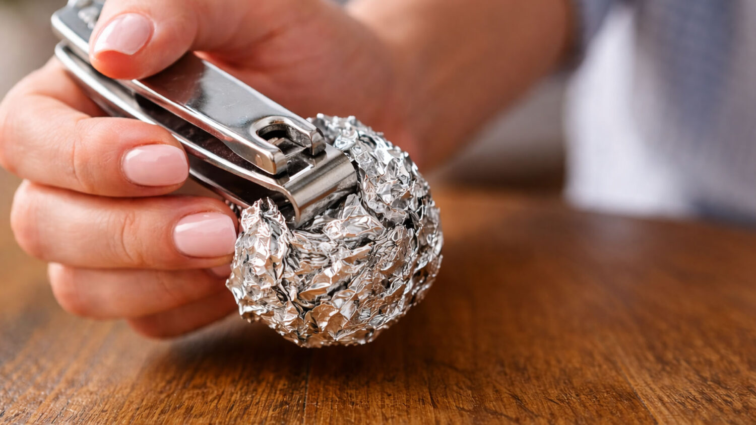 Νυχοκόπτης που δεν κόβει; Το απλό κόλπο που τον ακονίζει σε δευτερόλεπτα