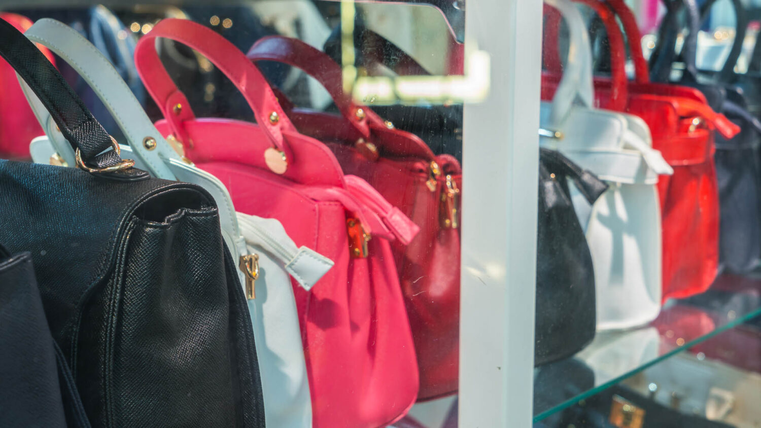 Έτσι οι τσάντες σου θα είναι σαν καινούριες για χρόνια - 3 συμβουλές εύκολες και αποδοτικές