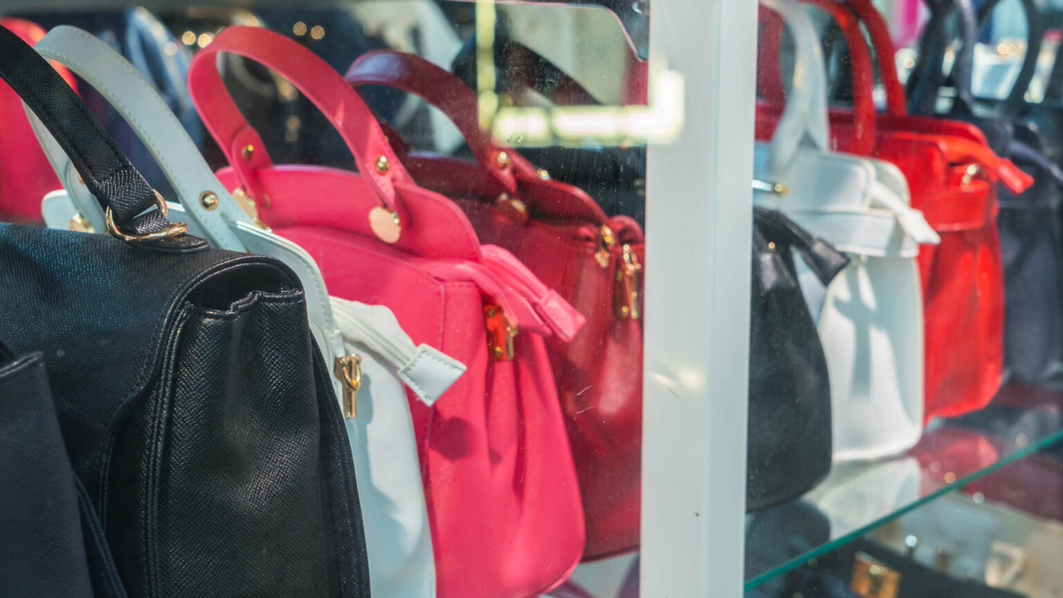 Έτσι οι τσάντες σου θα είναι σαν καινούριες για χρόνια - 3 συμβουλές εύκολες και αποδοτικές