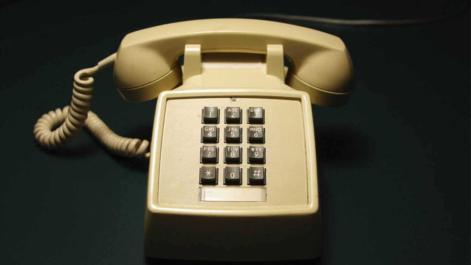 Τα πέταγαν στα σκουπίδια - σήμερα αυτά τα αντικείμενα των 80s αξίζουν μια περιουσία